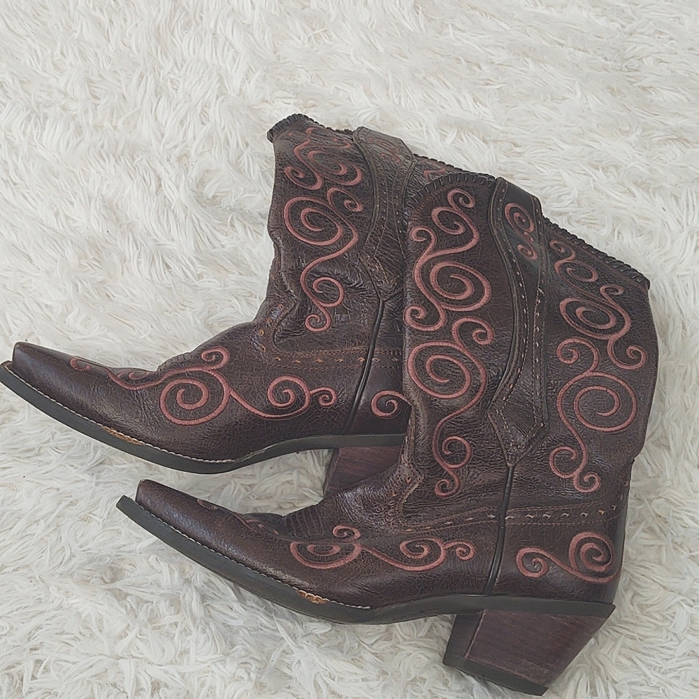 Ariat Brown leather vintage boots
